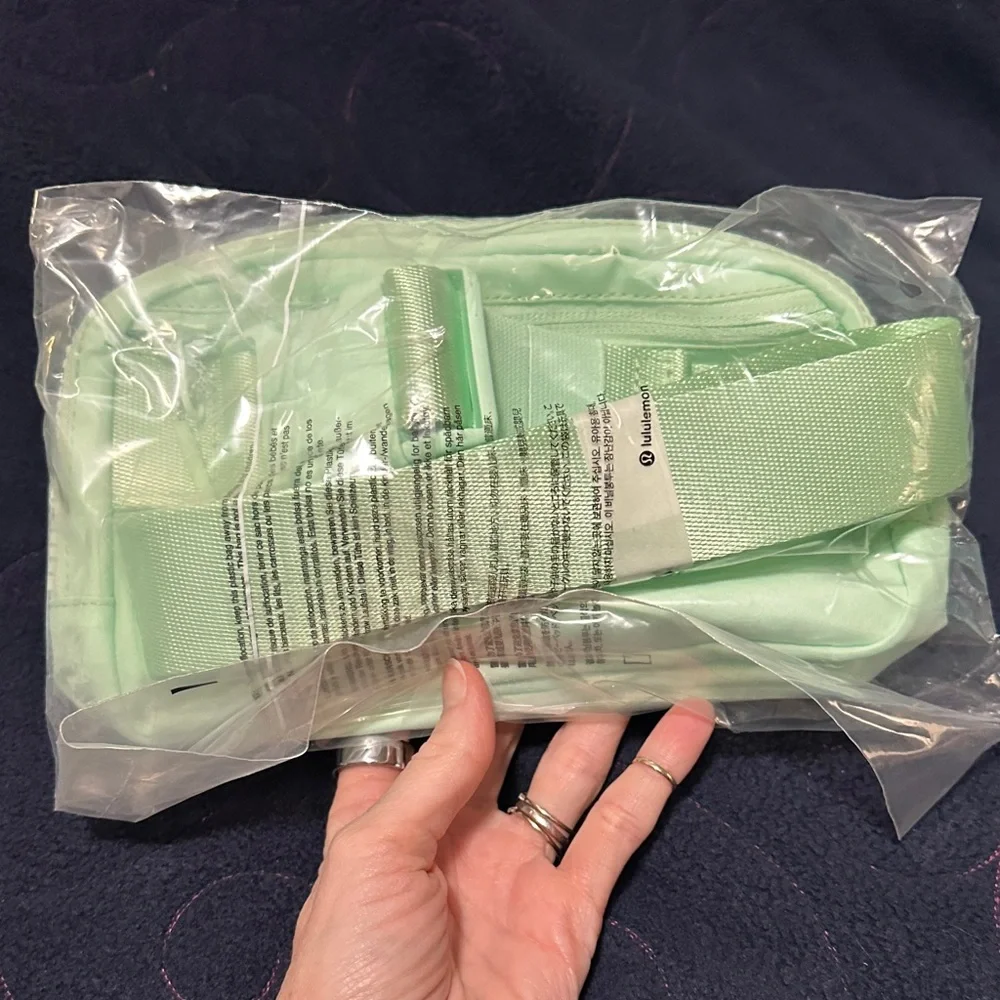 Lululemon Athletica Mint Green Crossbody Bag - Picture 3 of 3